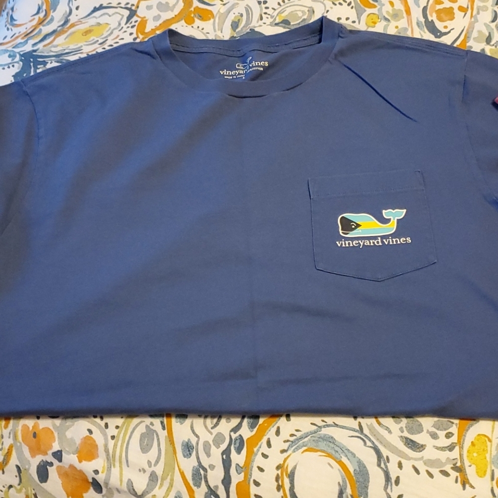 Vineyard Vines tee
